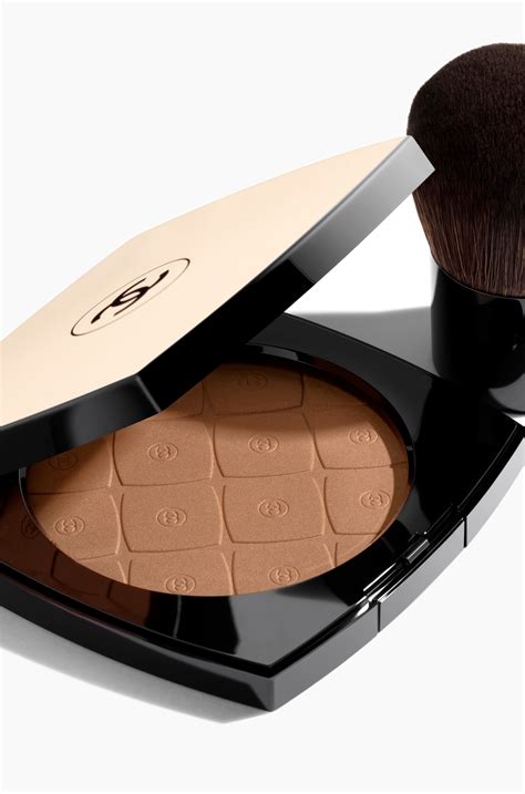 chanel les beiges oversize healthy glow sun-kissed powder|Chanel Les Beiges powder compact.